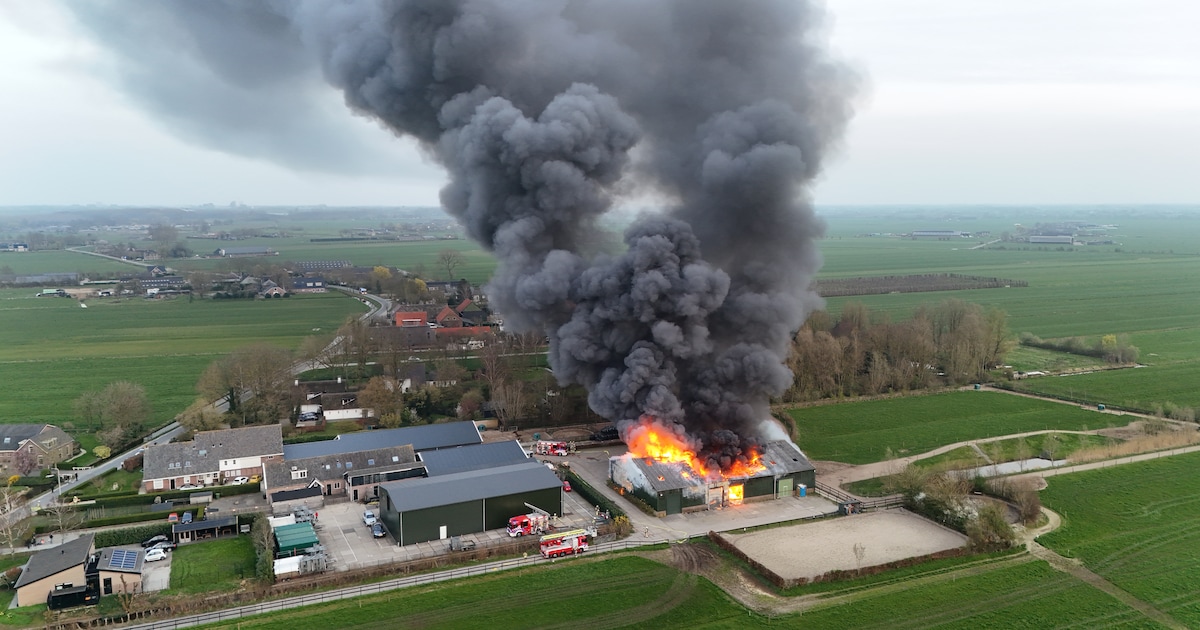Angstige momenten voor omwonenden van brandend opslaggebouw in IJsselstein: ‘In één keer stond alles