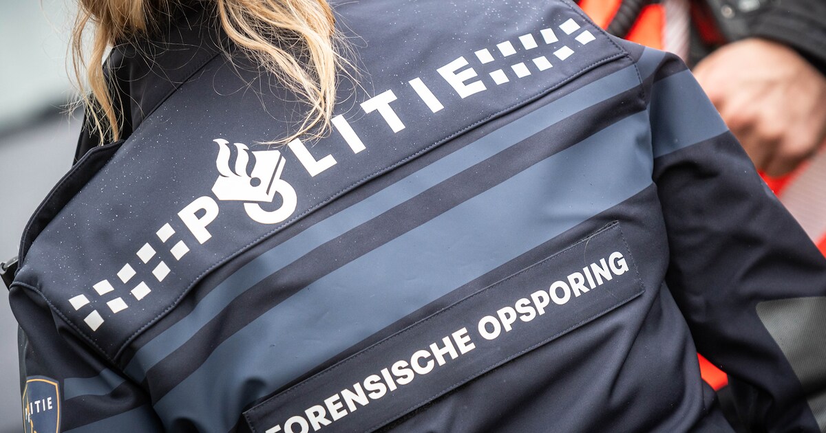 Straat afgezet na overval bij bakkerij Almere Haven