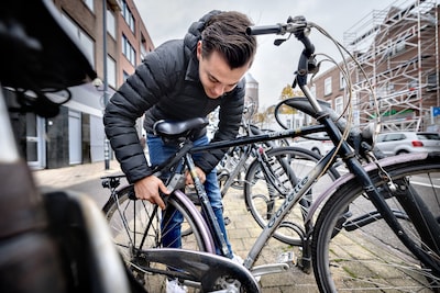 Duitse politie grijpt verdachte fietsendief met ‘loper’ op de grens