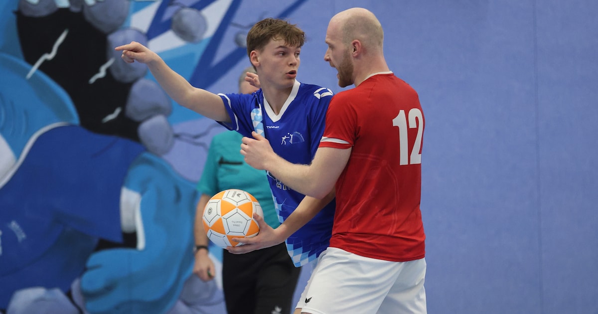 Korfbalbroers Jelmar en Milan (17) zijn de personificatie van de titel van OVVO: ‘We willen kijken w