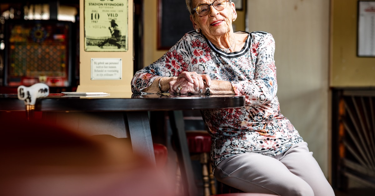 Café Korevaar al 110 jaar hart van Sliedrecht: Rika (88) zag er generaties verliefd worden en trouwe