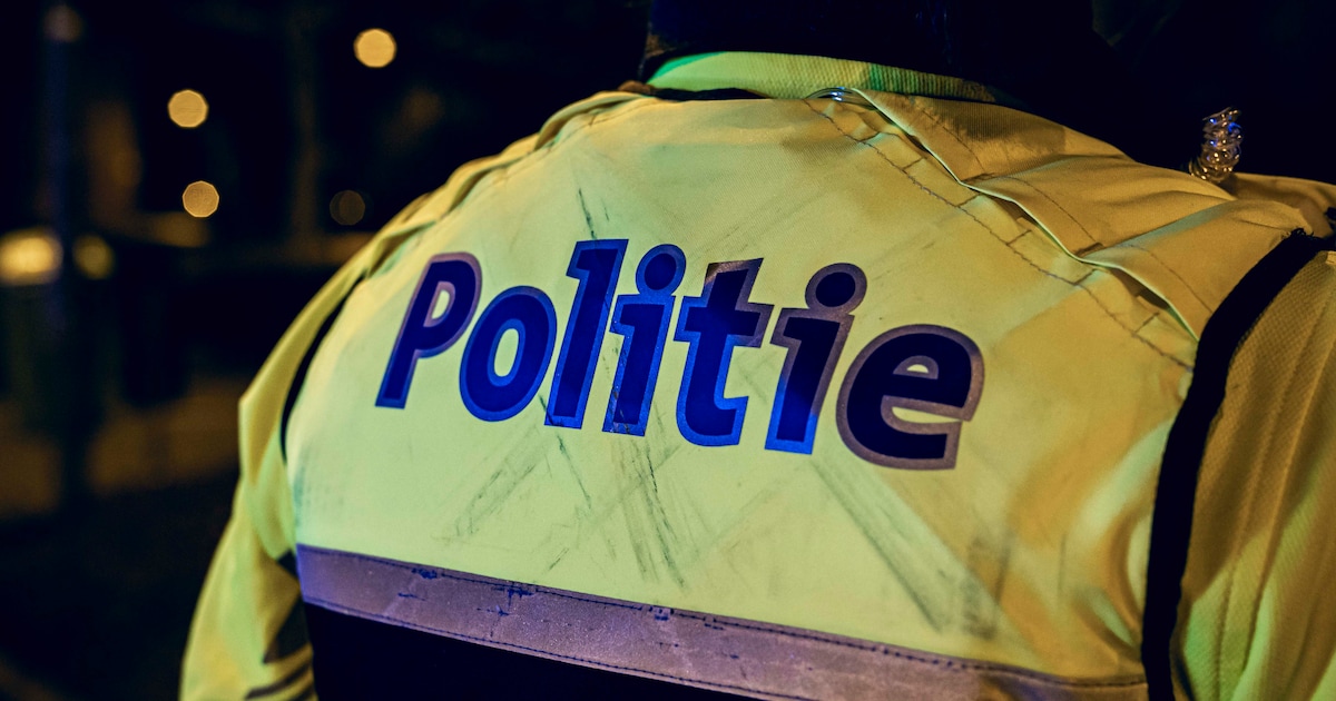 Auto botst tegen rolstoelgebruiker: geen gewonden