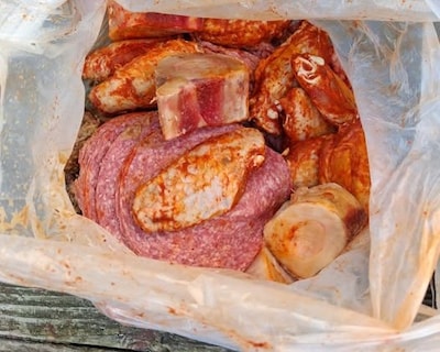 Van salami tot bakken bami en rauw gehakt in een tasje: dit dumpen mensen in de broodbak voor konijn