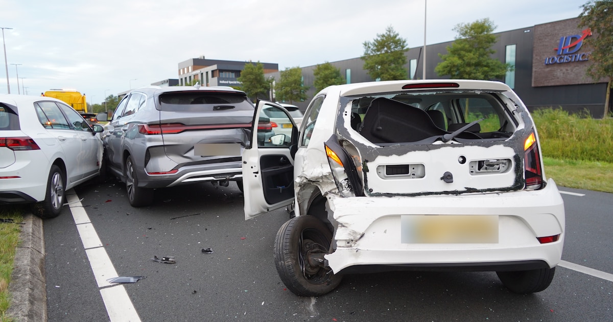Gewonde na botsing tussen drie auto's op N471 bij Berkel en Rodenrijs