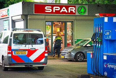 Tankstation overvallen in Rotterdam: medewerkers bedreigd met een mes