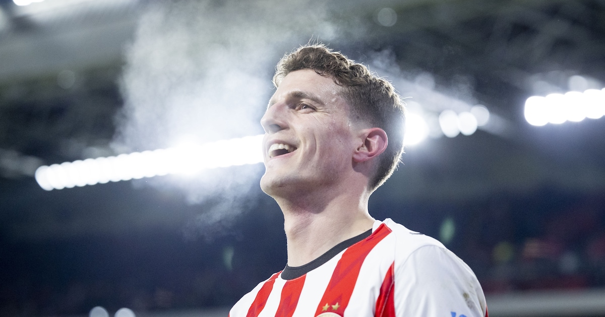 Guus Til lijkt bij PSV in de kracht van zijn leven gekomen: ‘Moeder natuur heeft hem wat goeds meege