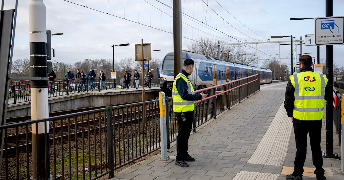 NS dreigt station Maarheeze voorbij te rijden vanwege ‘agressief gedrag’ van asielzoekers