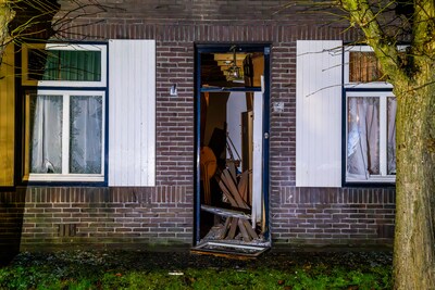 Voor de tweede keer in twee maanden zware explosie aan de Strijperstraat in Leende, nu bij de overbu