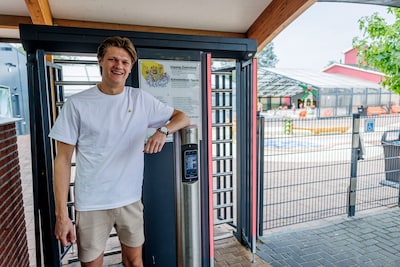 Steeds meer campings vragen een selfie voor het zwembad: zo werkt gezichtsherkenning daar