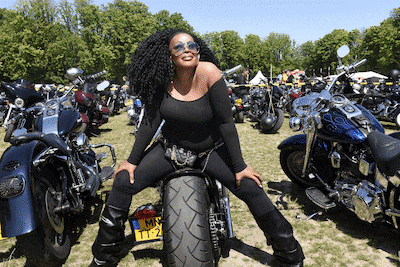 Van boodschappen doen tot touren door Europa: deze vrouwen laten zien dat Harleys óók voor vrouwen z