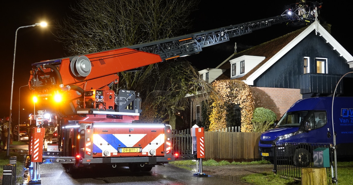 Meerdere brandweervoertuigen ingezet bij schoorsteenbrand op het Zijvend in Middelie