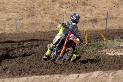 En dat is zes! Jeffrey Herlings kroont zich weer tot wereldkampioen in de MXGP