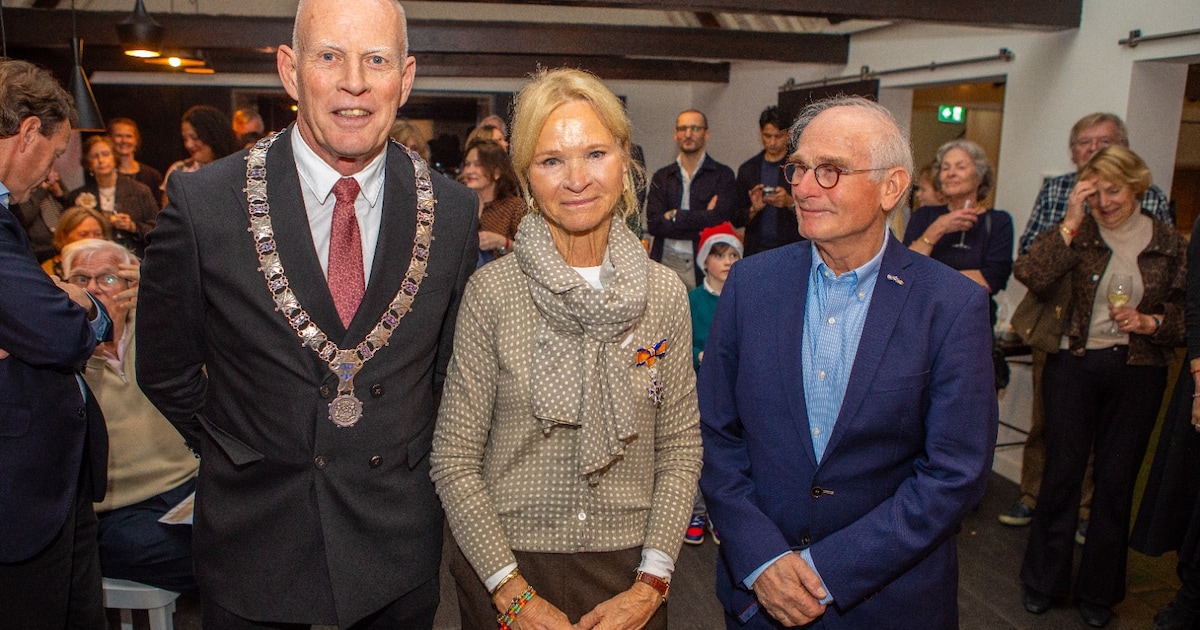 Loni Vles-Rosenmöller ontvangt Koninklijke onderscheiding in Naarden