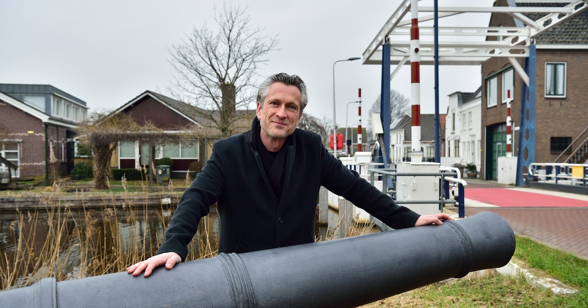 Theatermaker Michiel kan zijn geluk niet op in Nieuwerbrug: ‘Er zijn ontzettend veel verhalen’