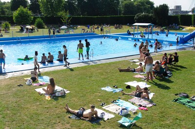Tienermeiden lastiggevallen door jongens in Wantijbad, oproep vader gaat nu viral