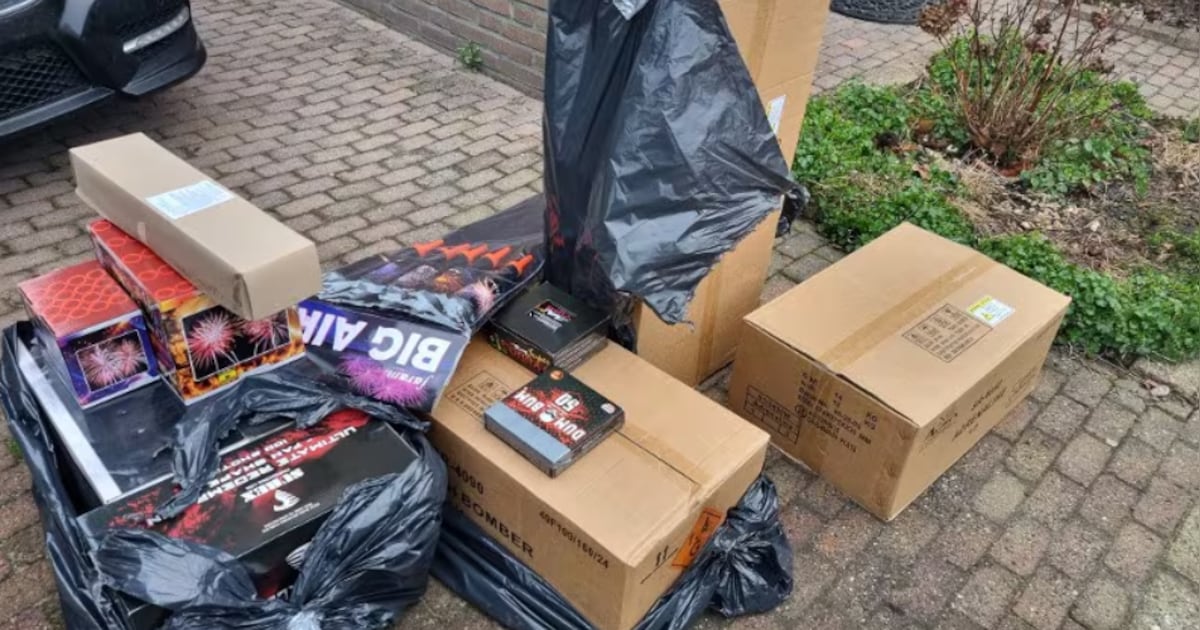 Politie haalt 170 kilo illegaal vuurwerk uit huizen in de regio