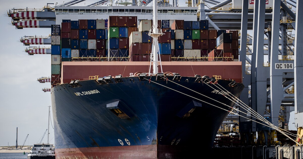 Langer hinder containerscheepvaart Rotterdam door sjordersstaking ...