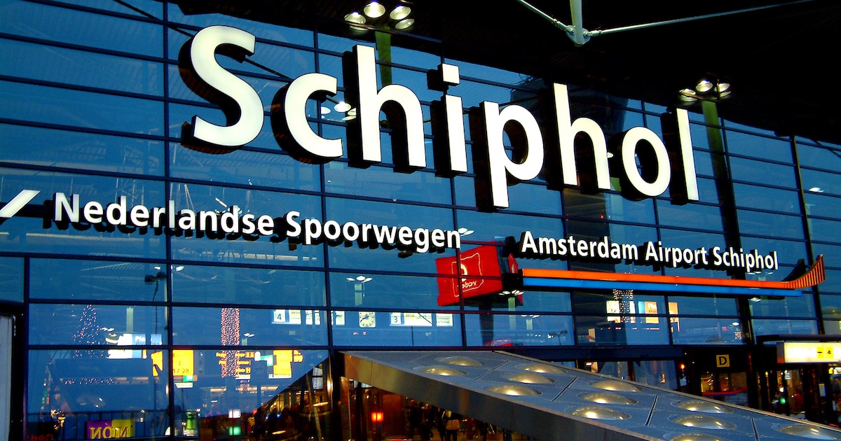 Gezochte Nederlandse crimineel verlaat Marokko, landt op Schiphol en wordt meteen opgepakt