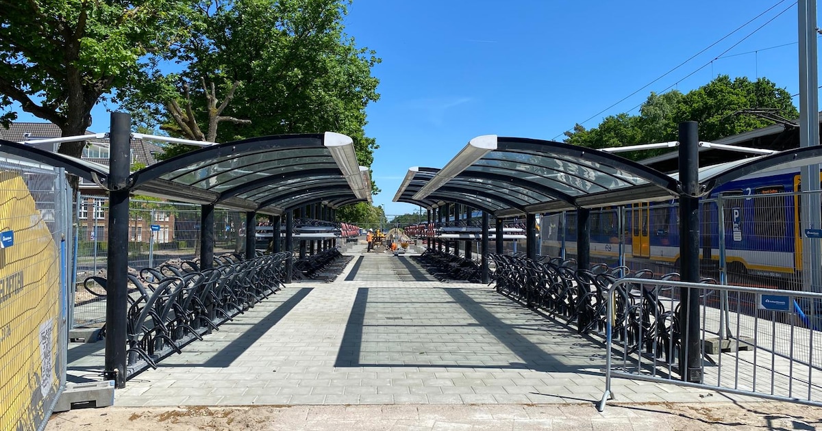 Nunspeet haalt verkeerd gestalde fietsen weg bij station