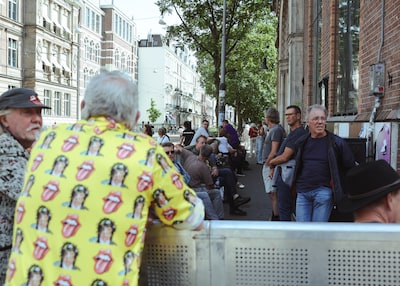 Uren in de rij voor duurste concert ooit in Paradiso: ‘200 euro heb ik wel voor hem over’