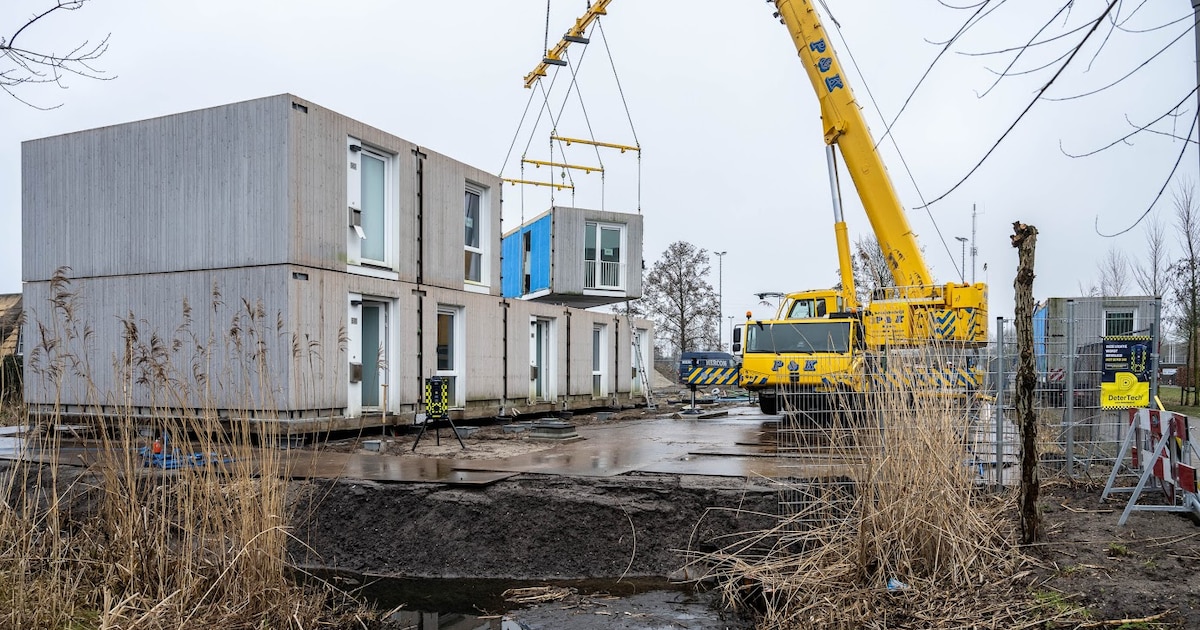 Flexwoningen uit Holland Park verplaatst naar Maalderij in Diemen