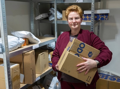 Karin mag geen postzegels verkopen bij haar PostNL-punt en dus scheldden klanten haar uit