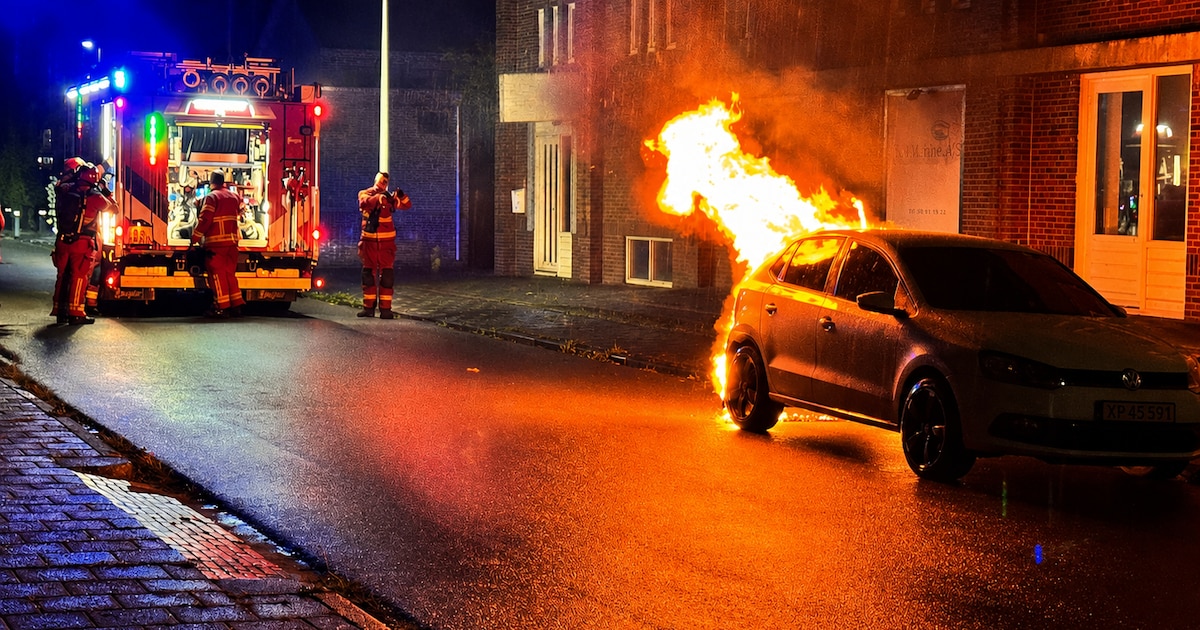 Auto in brand op de Sportterreinstraat in Stadskanaal