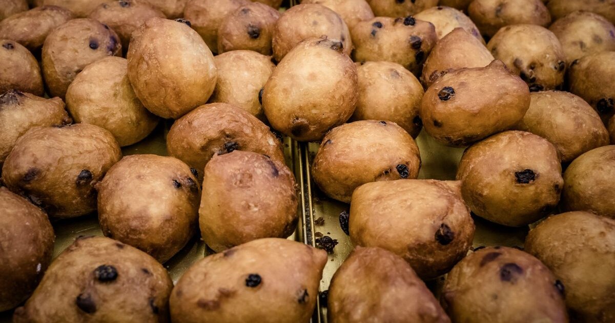 Oliebollenverkoop bij boerderij De Buytenhof in Rhoon