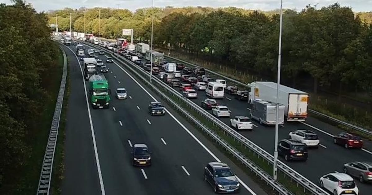 A2 bij Vught weer vrij na eerder ongeval, file richting Den Bosch opgelost