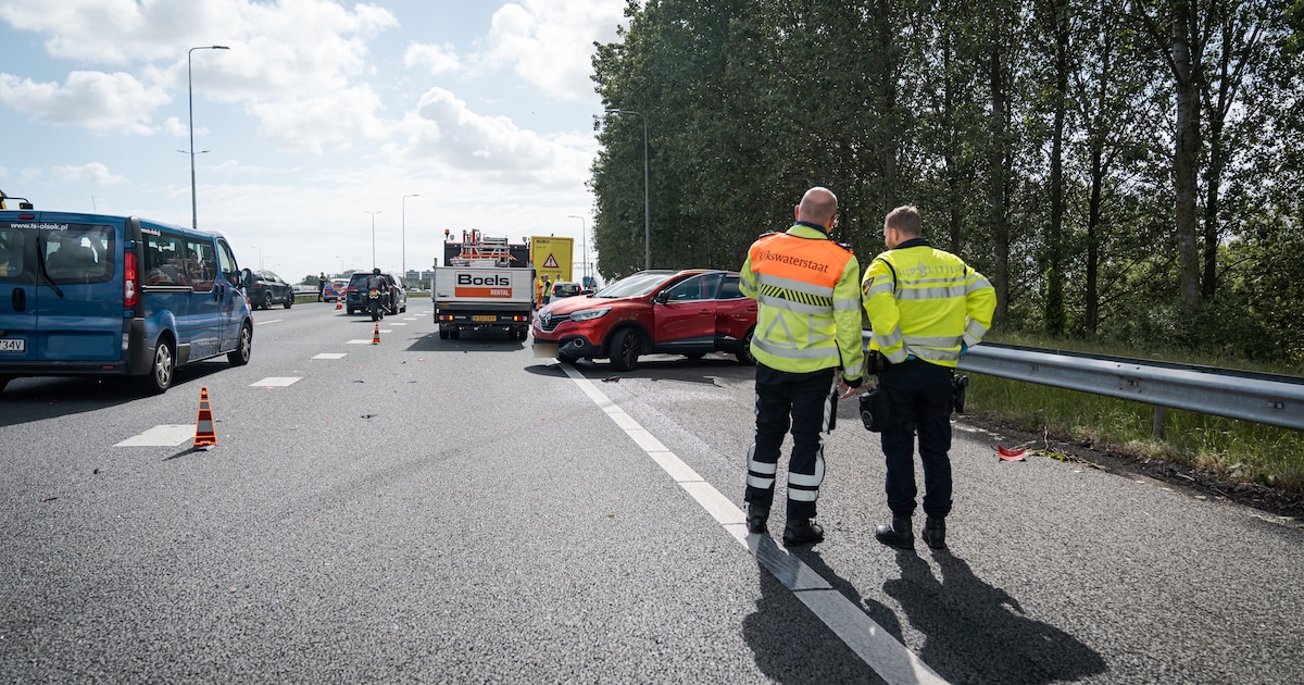 Drie auto's betrokken bij ongeval op de A15 bij Ridderkerk