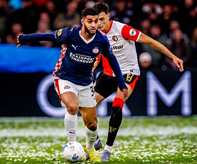 LIVE | PSV met twee verrassingen in de basis tegen Feyenoord, dat St. Juste direct opstelt bij zijn 