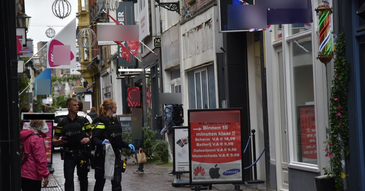 Gewapende overval op telecomwinkel in binnenstad Alkmaar: politie start zoekactie