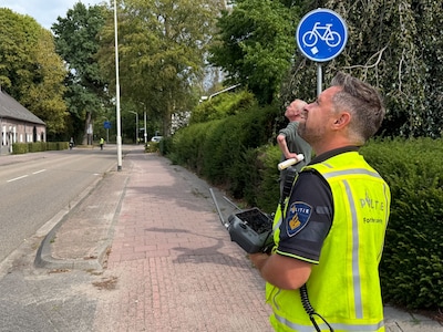Groot onderzoek naar aanrijding van agent in Deurne: straten hele middag afgesloten, ook drone in de