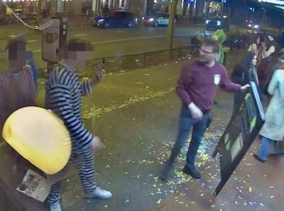 De klap en de dader staan op beeld, maar politie ‘doet niets’... waarom niet?