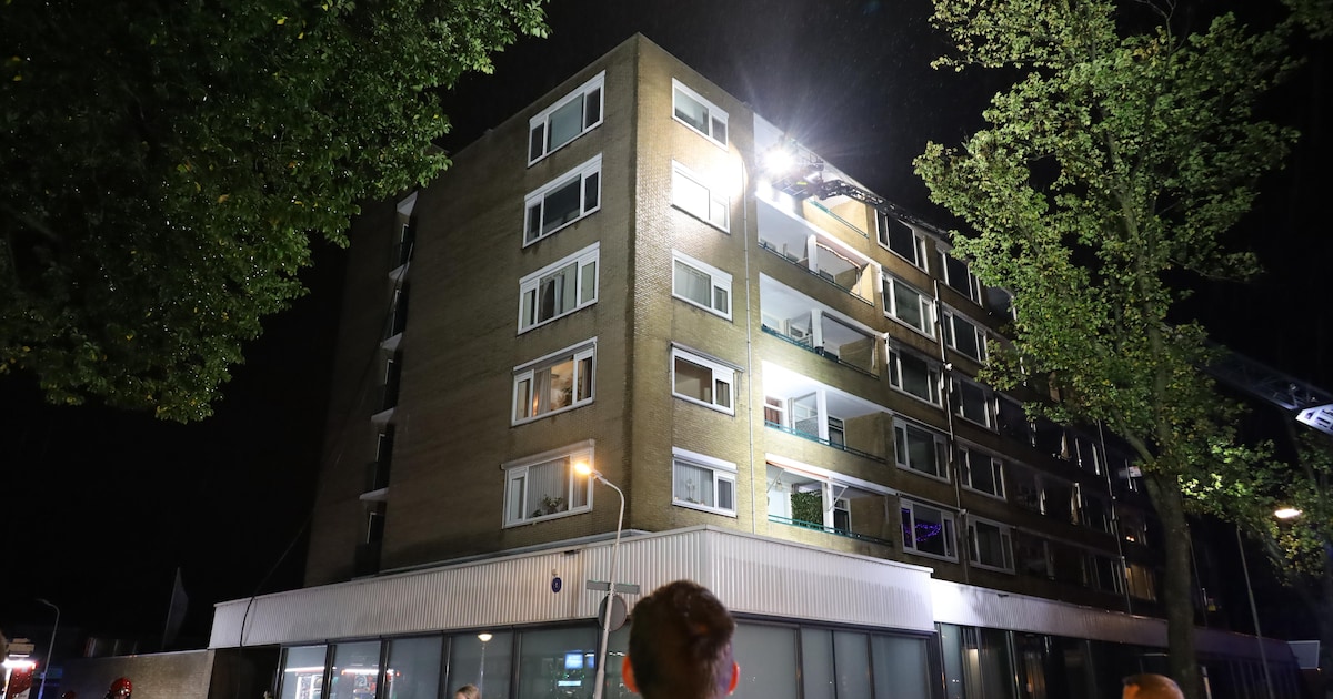Woning in appartementencomplex aan de Spaansgroenstraat in Zaandam uitgebrand