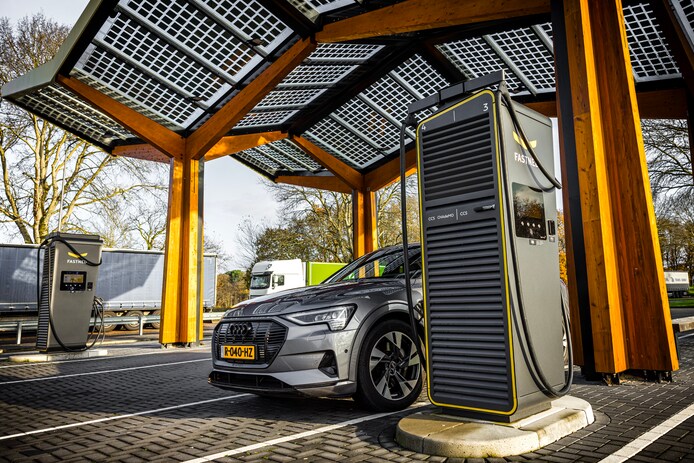 Fastned wil 450 snellaadstations in steden en dorpen, maar gemeenten ...