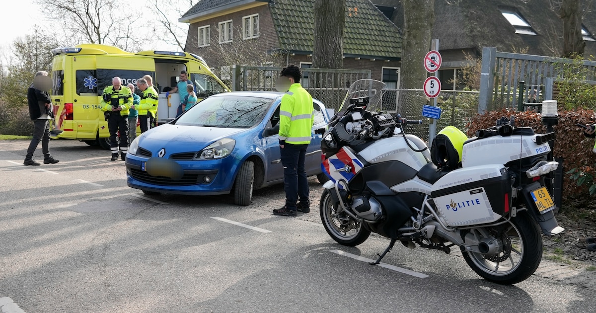 Fietser aangereden in Wijster en moet naar het ziekenhuis