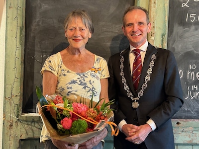 Lintje voor Liny Toenders: drijvende kracht achter Kulturhus Beek beloond