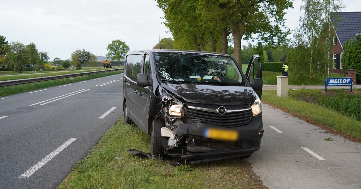 Flinke schade na botsing tussen auto en busje in Hoogersmilde