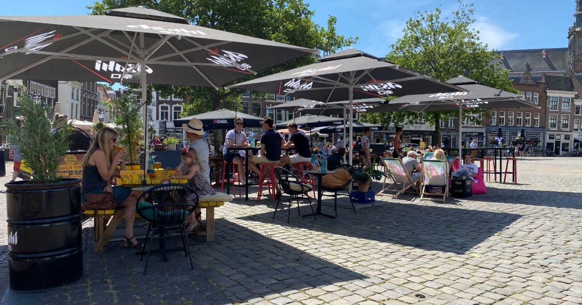 Zon op je bakkes! Op deze kaart zie je op welke terrassen in Gouda de zon nú schijnt