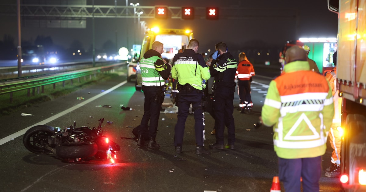 Motorrijder om het leven gekomen bij Lijnden, A5 tot middaguur afgesloten
