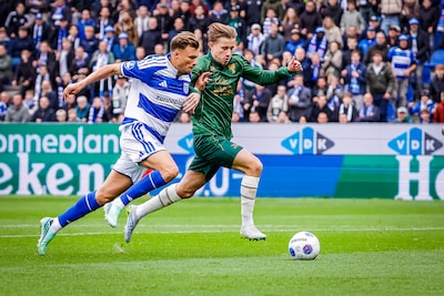 PEC maakt eindelijk weer eens een doelpunt: Sydney van Hooijdonk scoort op fraaie wijze in IJsselderby