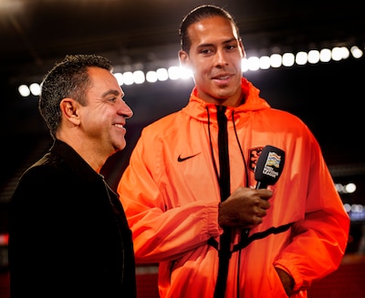 Virgil van Dijk emotioneel na zijn 100ste interland: ‘In de kleedkamer had ik het best wel moeilijk’