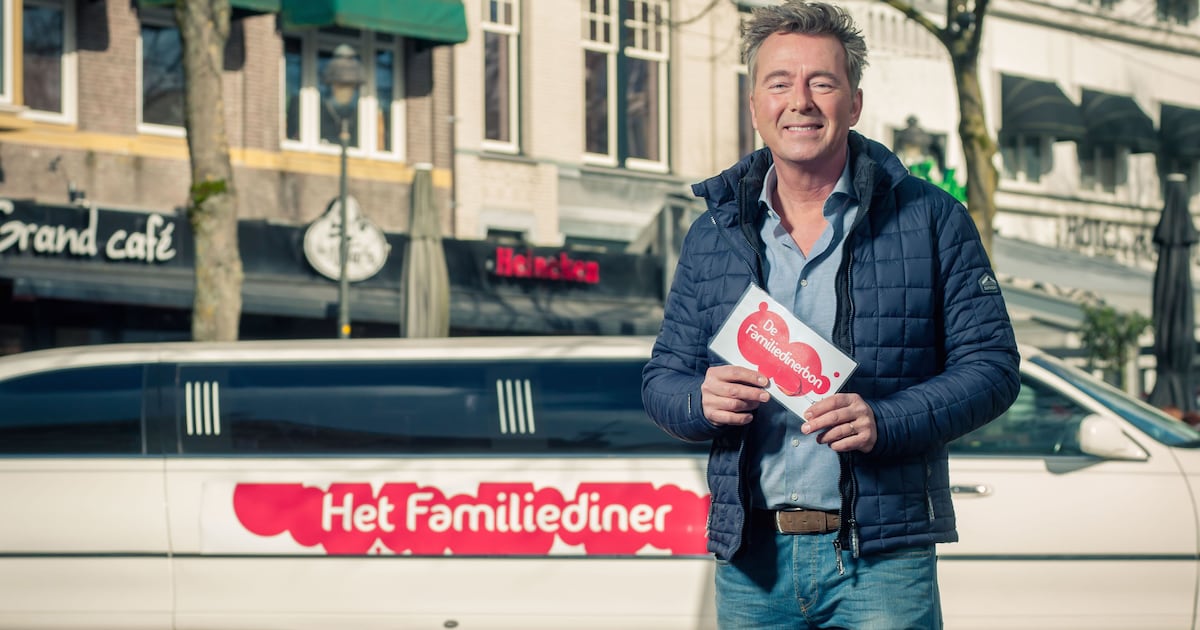 Bert van Leeuwen geeft voorstelling in de Purmaryn over familieruzies