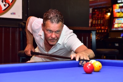 Ex-pokeraar Rolf zet zich in voor beter imago biljart: ‘Het gaat goed met de sport’