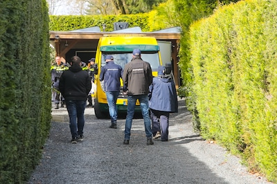 Inval bij woning Jamie van Etten in Apeldoorn: gasdrukwapens in beslag genomen