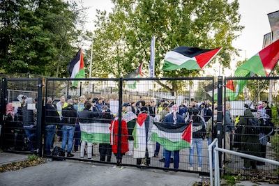 Opnieuw demonstranten bij EK honkbal in Rotterdam, politie grijpt in