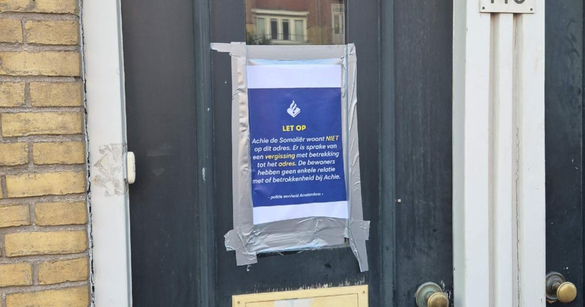 Politie plakt waarschuwing op deur na geweld bij woning in Bos en Lommer: ‘Er is sprake van een verg