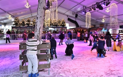 Rotary-ijsbaan opent deze winter opnieuw voor vijf weken op Kerkplein in Woerden