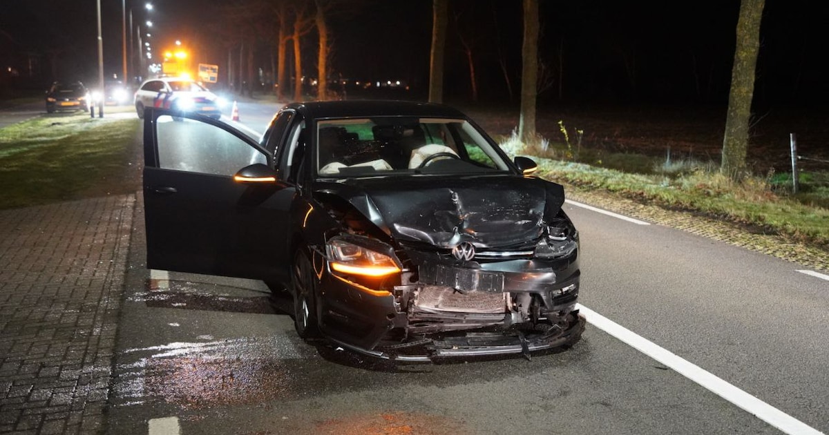 Flinke schade bij botsing tussen twee auto’s bij Nieuwleusen